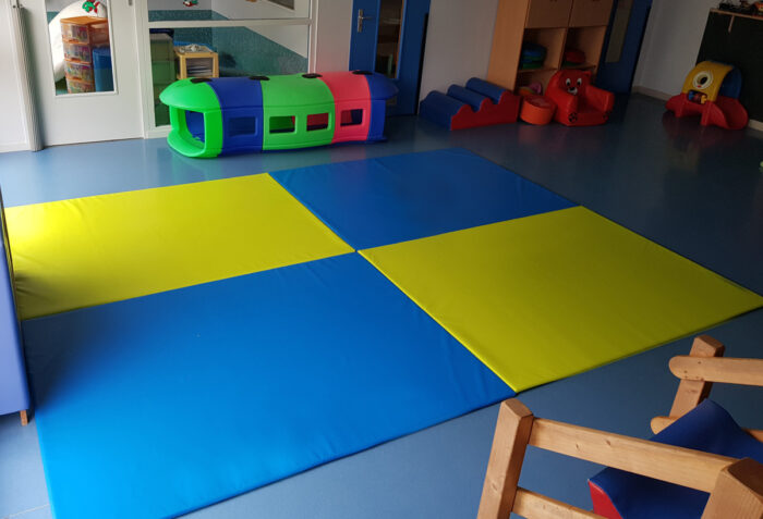 tapis d'activité pour crèche rené HENRY