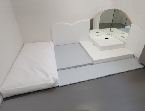 Espace sensoriel sur toute la largeur d’une pièce