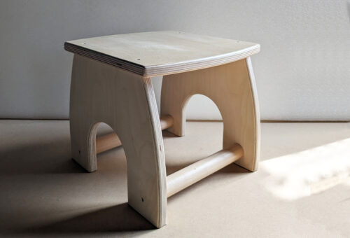 Tabouret pour enfant en bois sans échardes et ultra stable René HENRY