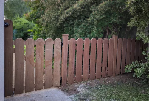 Portillons et barrières en bois pour extérieur crèche