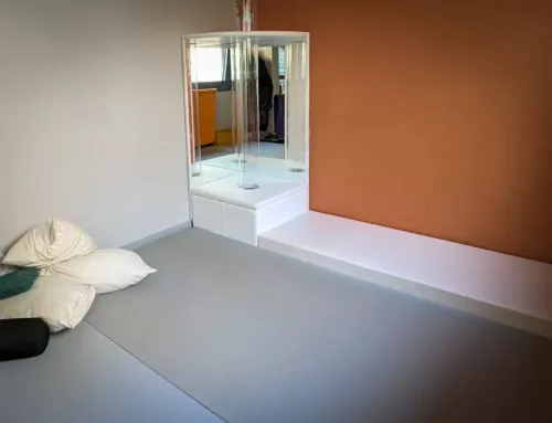Salle sensorielles avec colonne à bulles