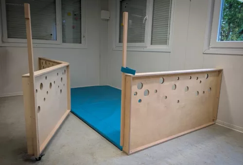parc bébé en bois sur mesure pour crèche - HENRY