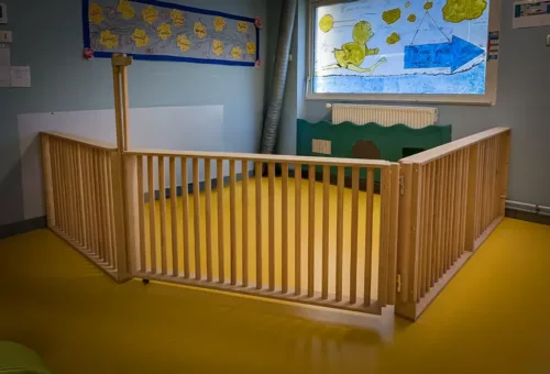 parc bébé en bois sur mesure pour crèche - HENRY